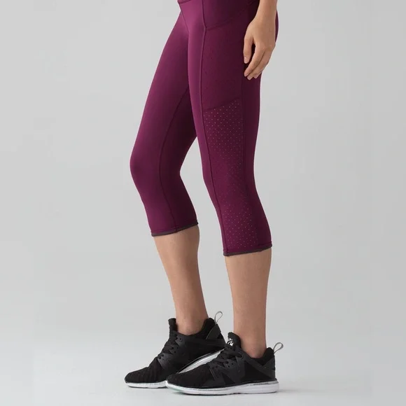 Lululemon Athletica Marvel Dark Pink Mind Over Miles Crop 17” Leggings size 4 - Picture 10 of 16
